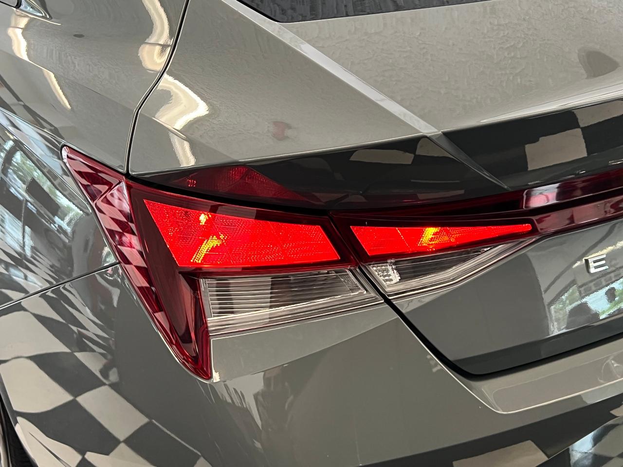 2022 Hyundai Elantra Preferred+ApplePlay+LaneKeep+Tinted+CLEAN CARFAX - Photo #63