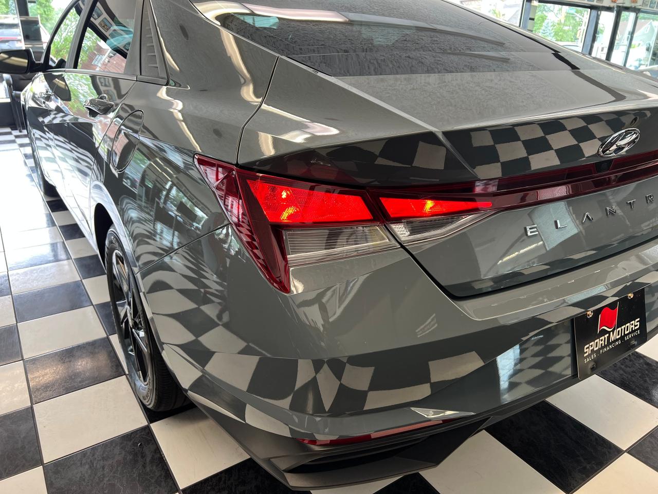 2022 Hyundai Elantra Preferred+ApplePlay+LaneKeep+Tinted+CLEAN CARFAX - Photo #37