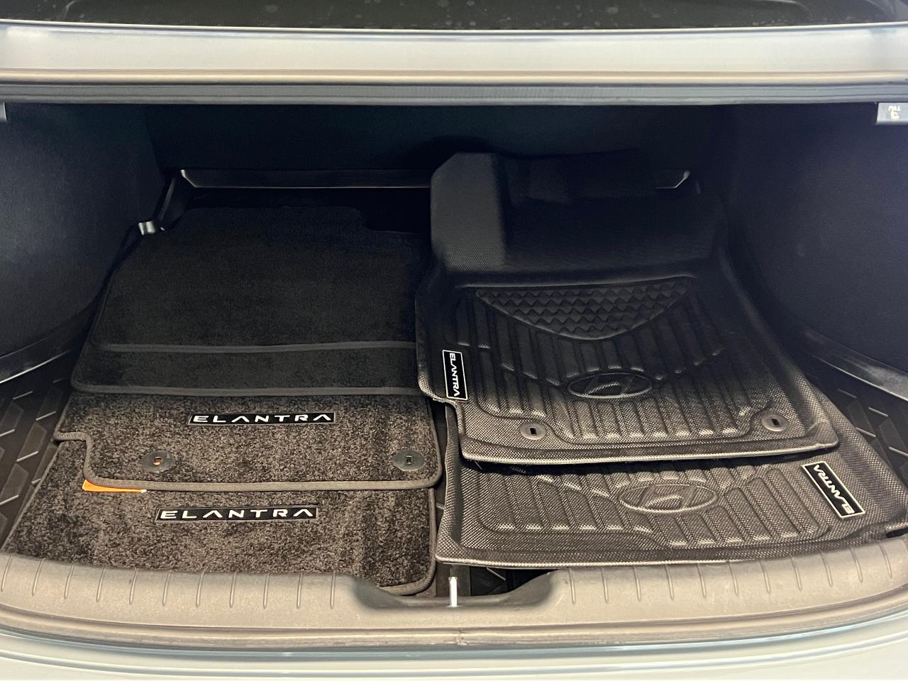 2022 Hyundai Elantra Preferred+ApplePlay+LaneKeep+Tinted+CLEAN CARFAX - Photo #24
