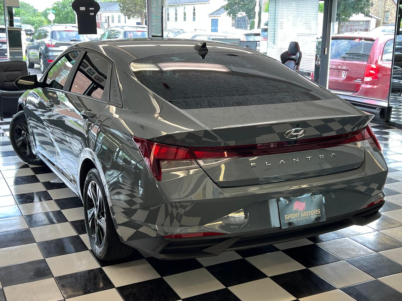 2022 Hyundai Elantra Preferred+ApplePlay+LaneKeep+Tinted+CLEAN CARFAX - Photo #13