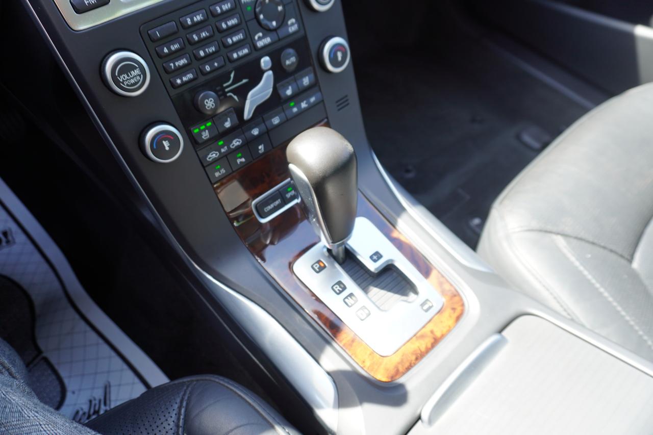 2011 Volvo S80 1 OWNER / NO ACCIDENTS / T6 AWD / STUNNING COLOUR - Photo #11
