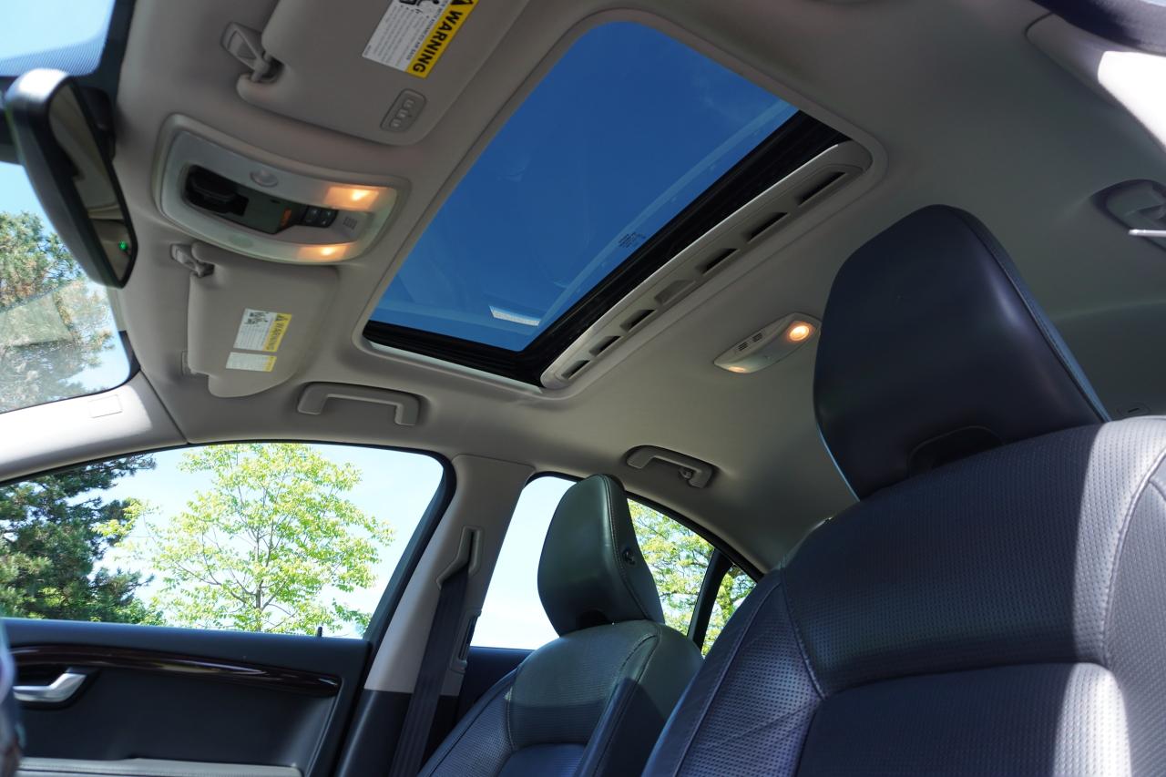 2011 Volvo S80 1 OWNER / NO ACCIDENTS / T6 AWD / STUNNING COLOUR - Photo #18