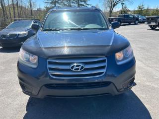 Used 2012 Hyundai Santa Fe GL ( 4 CYLINDRES - PROPRE ) for sale in Laval, QC