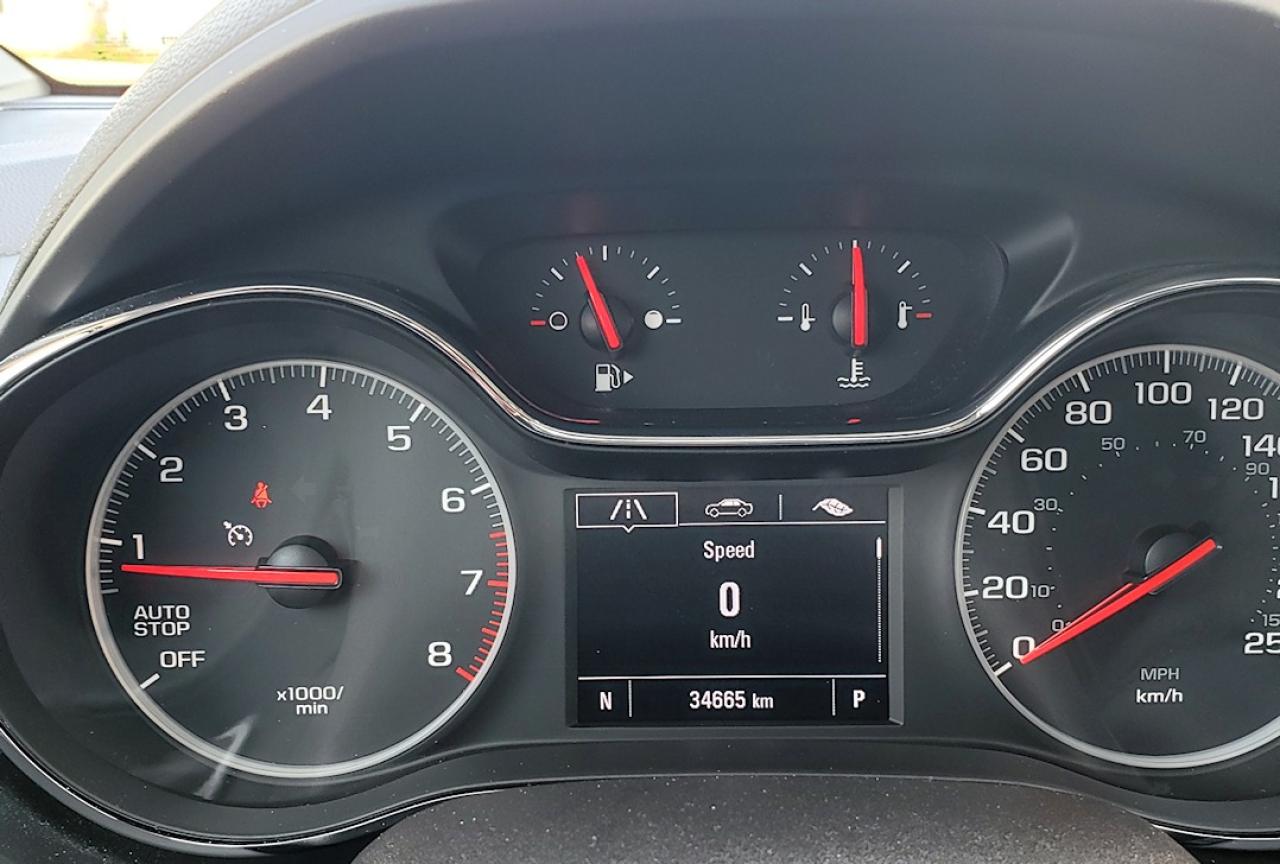 2019 Chevrolet Cruze LT Sunroof, only 34,665 km, Accident Free - Photo #9