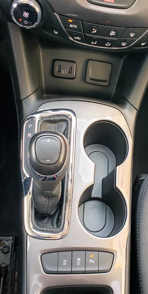 2019 Chevrolet Cruze LT Sunroof, only 34,665 km, Accident Free - Photo #18
