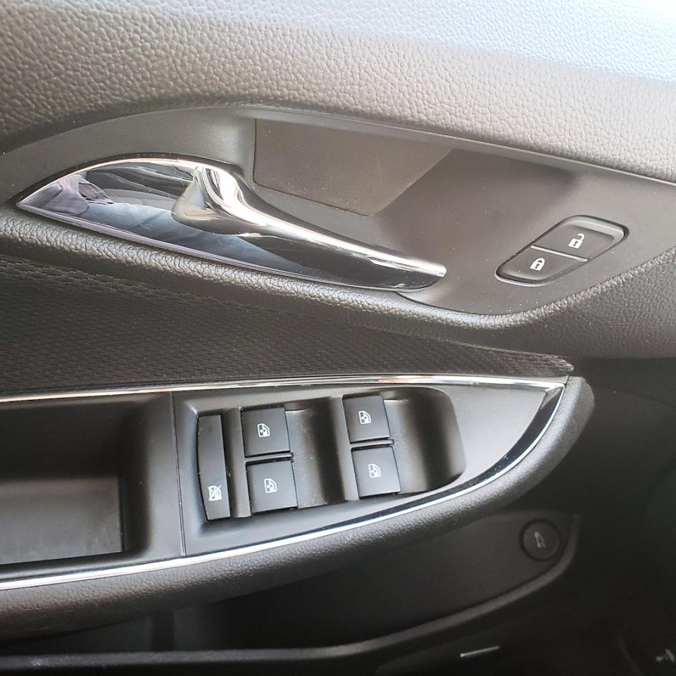 2019 Chevrolet Cruze LT Sunroof, only 34,665 km, Accident Free - Photo #8
