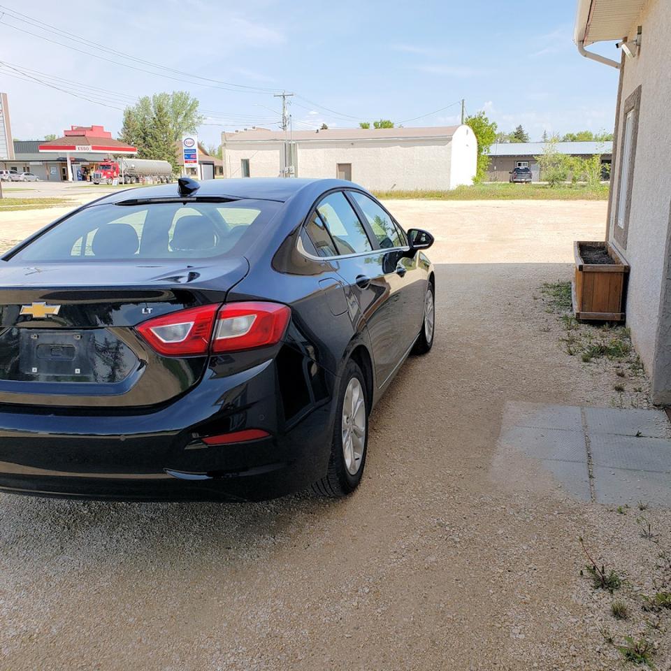 2019 Chevrolet Cruze LT Sunroof, only 34,665 km, Accident Free - Photo #20