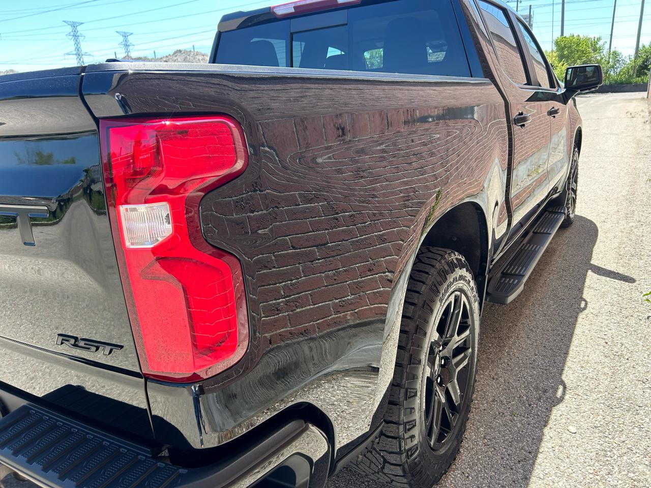 2023 Chevrolet Silverado 1500 RST - Photo #4