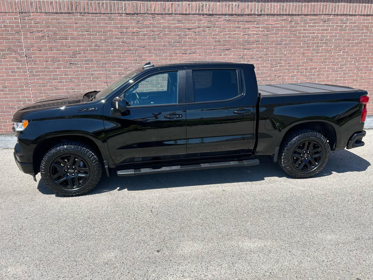 2023 Chevrolet Silverado 1500 RST - Photo #2