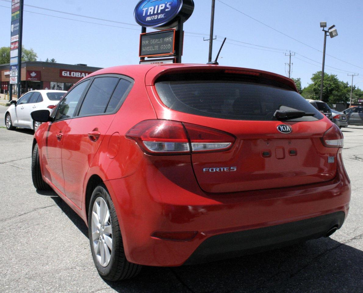 2016 Kia Forte 5dr HB Auto LX+ - Photo #4