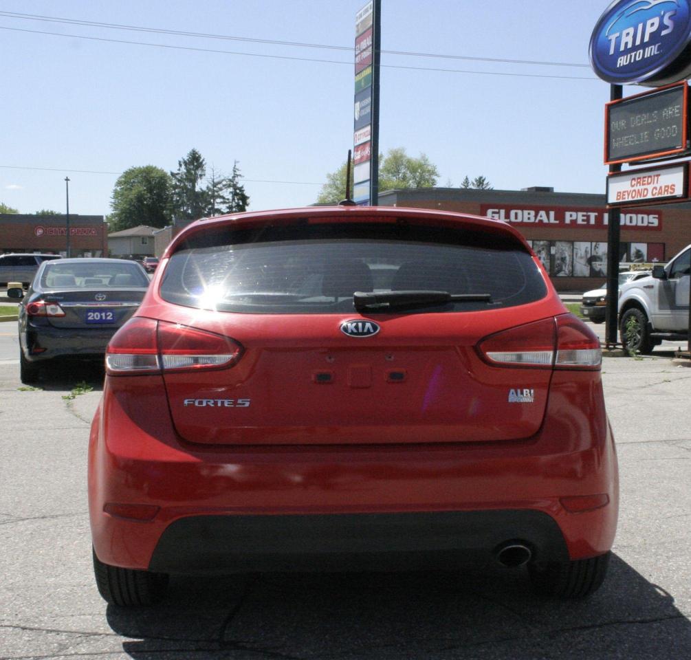 2016 Kia Forte 5dr HB Auto LX+ - Photo #5