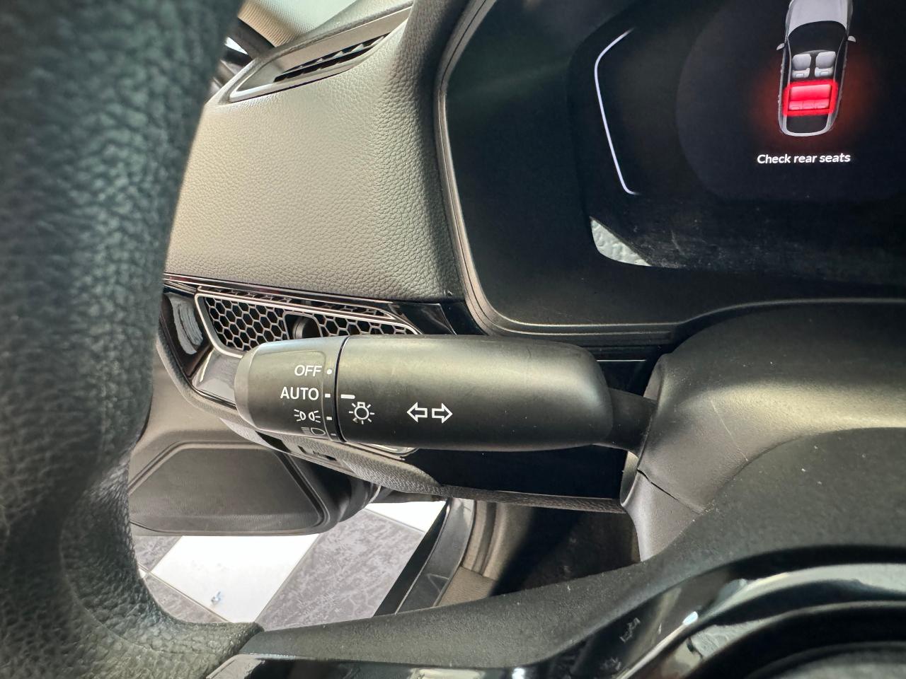 2022 Honda Civic Hatchback LX+Adaptive Cruise+RMT Start+CLEANCARFAX - Photo #39