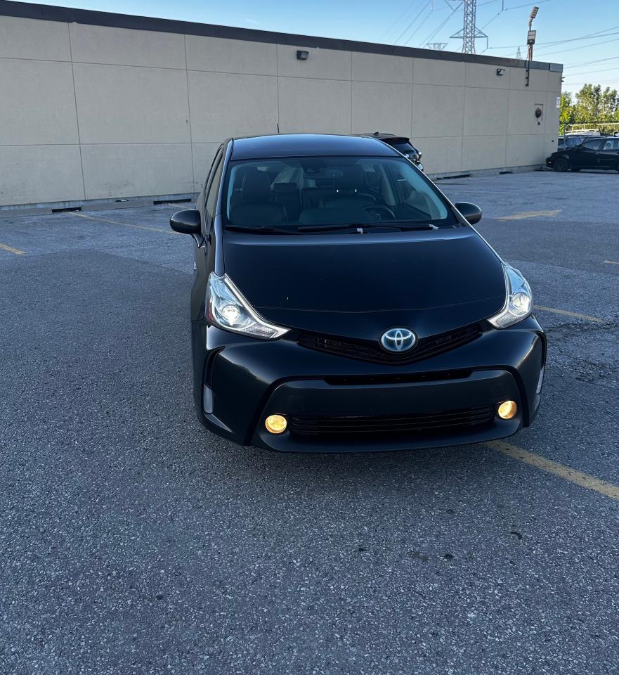 2016 Toyota Prius v Prius 5