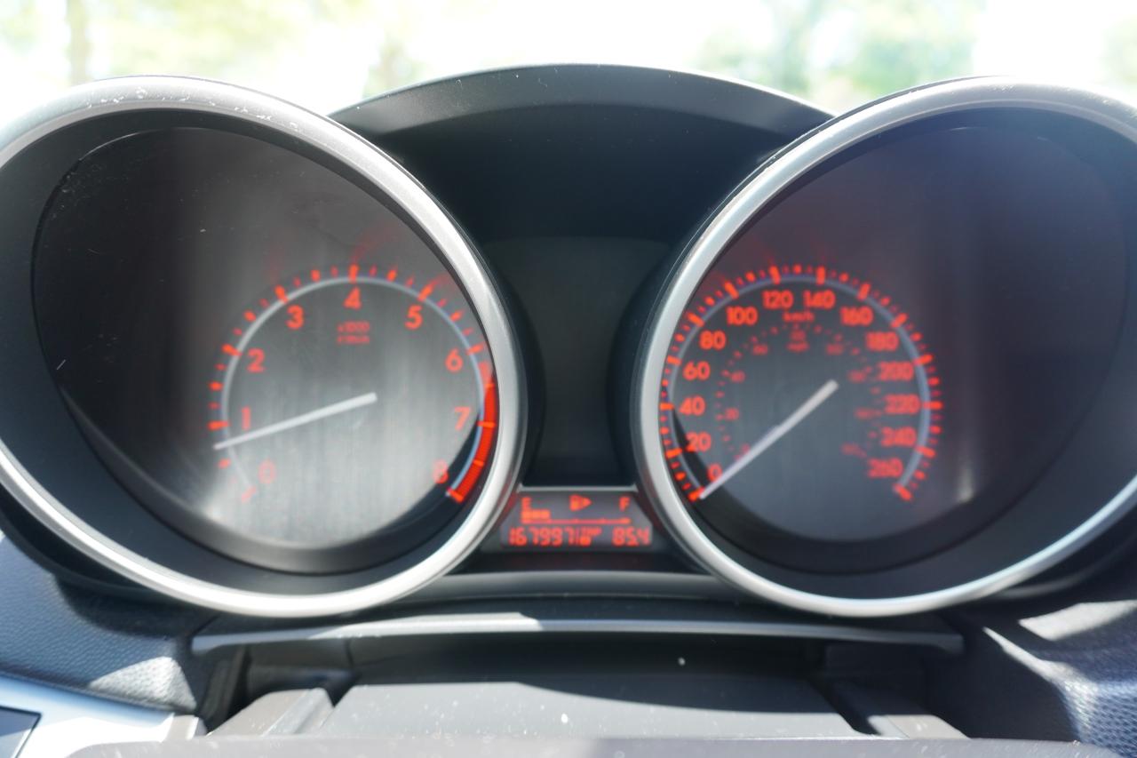 2010 Mazda MAZDA3 1 OWNER / NO ACCIDENTS / 6SPD / IMMACULATE SHAPE - Photo #12