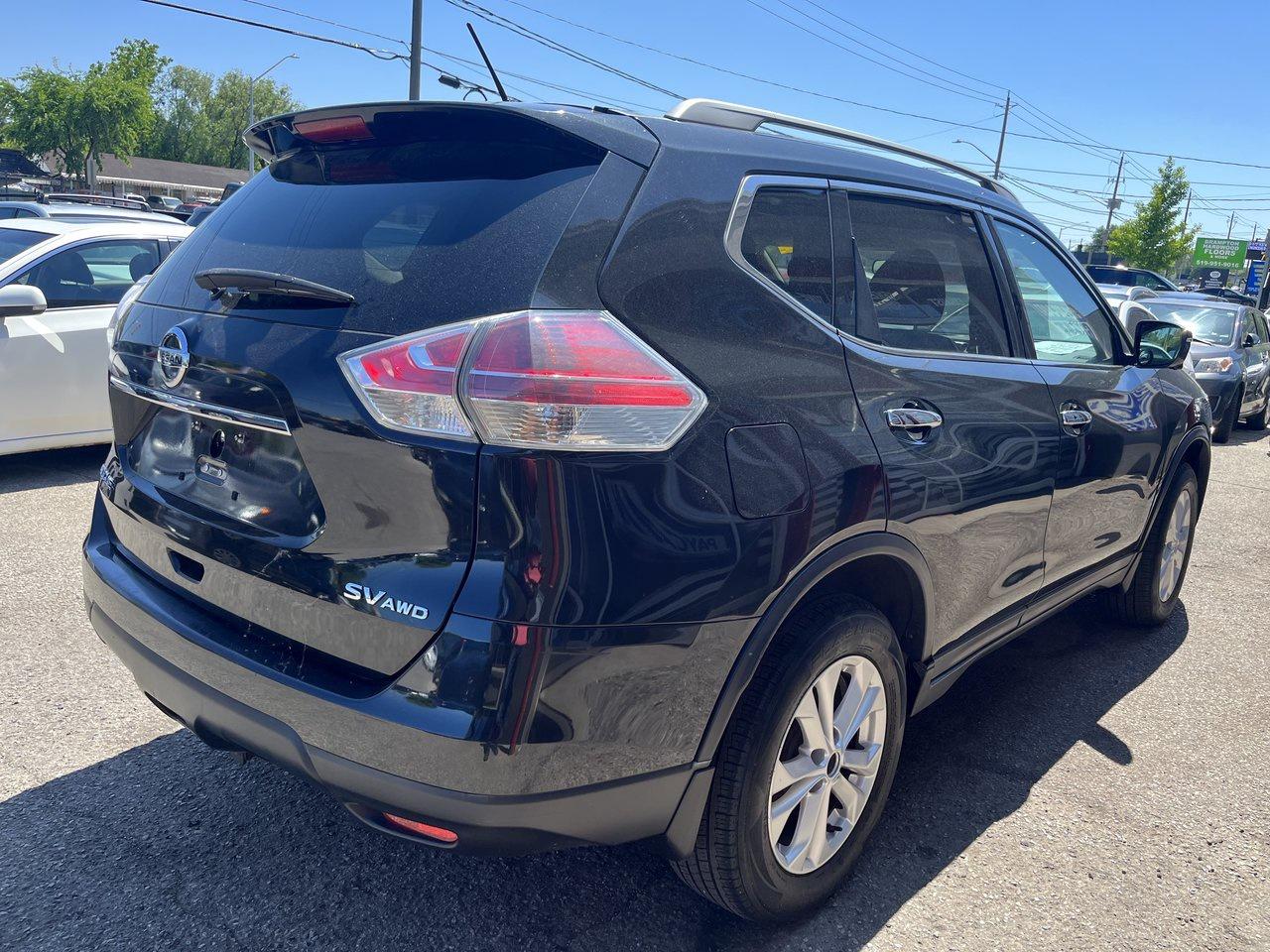 2016 Nissan Rogue SV Photo3