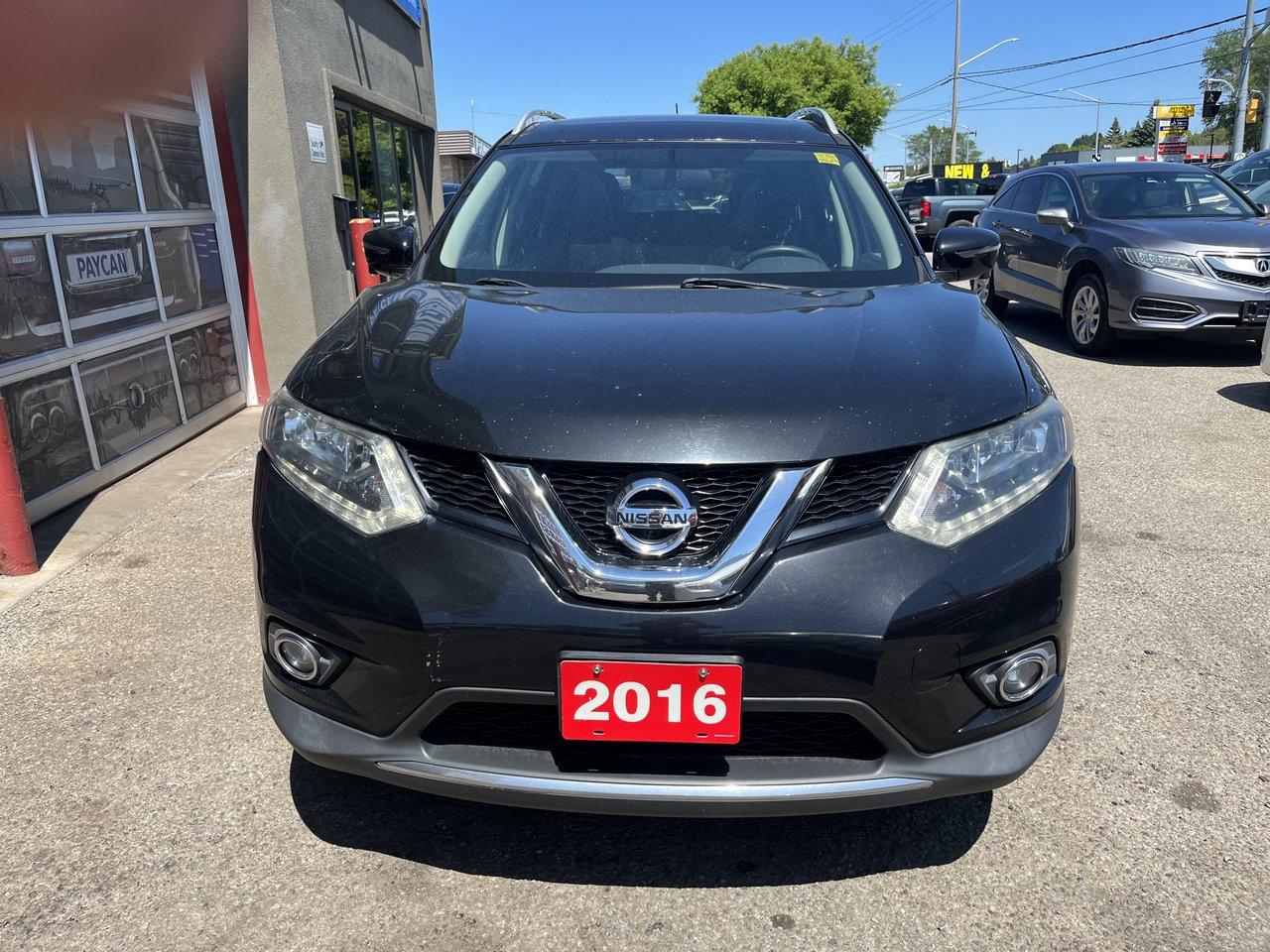 2016 Nissan Rogue SV Photo5