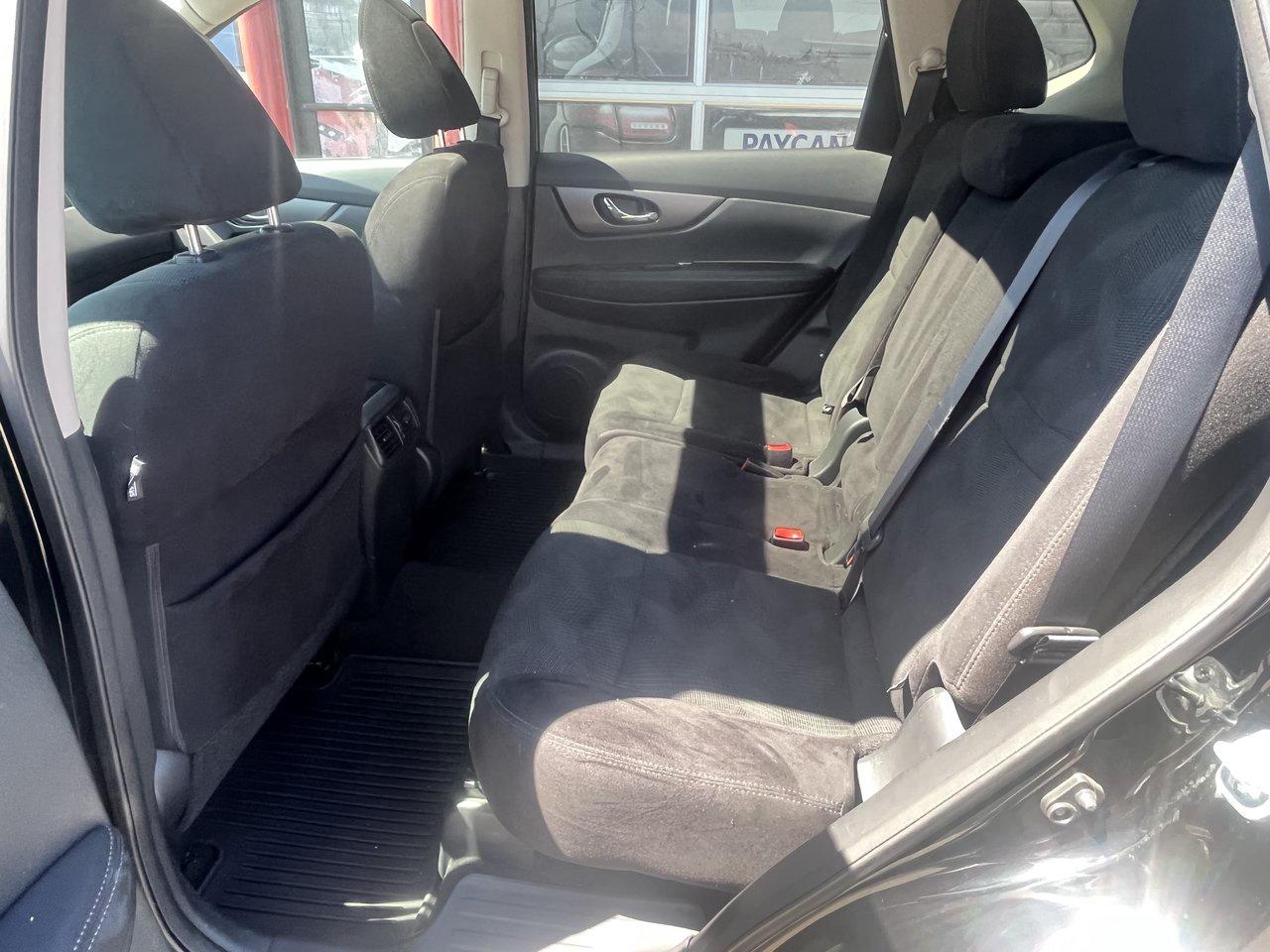 2016 Nissan Rogue SV Photo