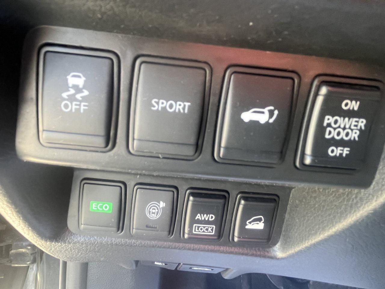 2016 Nissan Rogue SV Photo