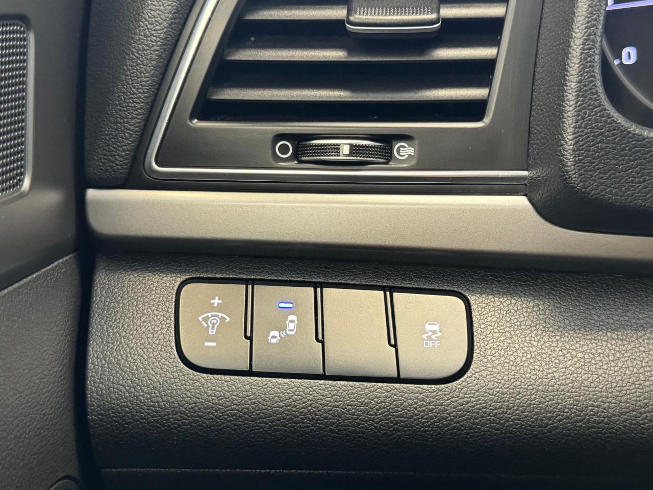 2017 Hyundai Elantra GL+ApplePlay+Camera+Blind Spot+CLEAN CARFAX Photo110