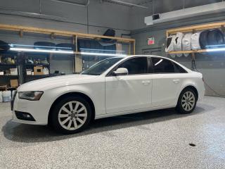 Used 2013 Audi A4 2.0T Quattro Tiptronic * Sunroof * Leather * Michelin Tires * Dual Exhaust * Keyless Entry * Audio Infotainment System * Power Windows/Side View Mirro for sale in Cambridge, ON