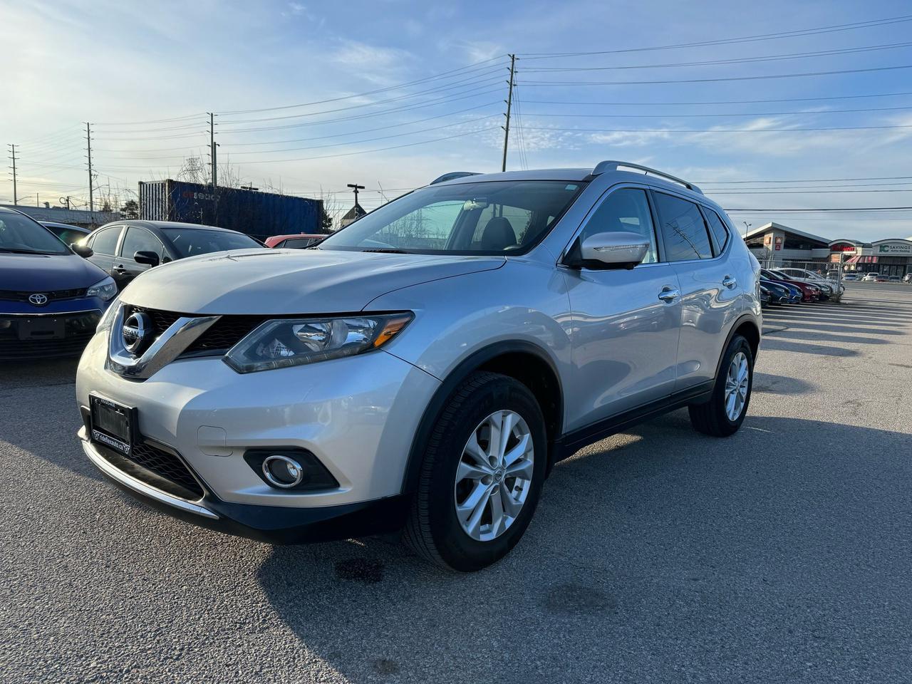 2014 Nissan Rogue SV - Photo #1