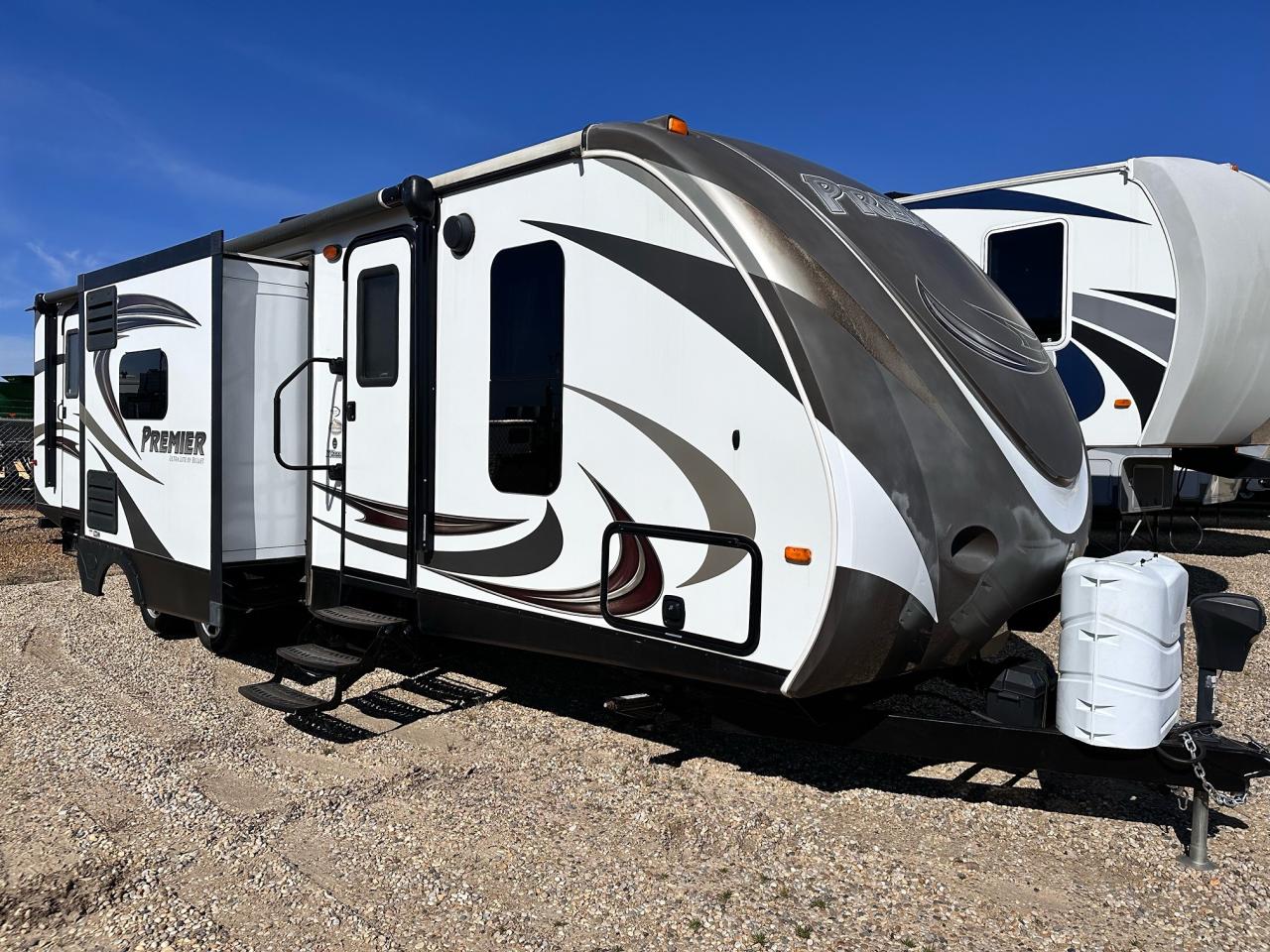 Used 2015 Premier 29BHPR  for sale in Camrose, AB