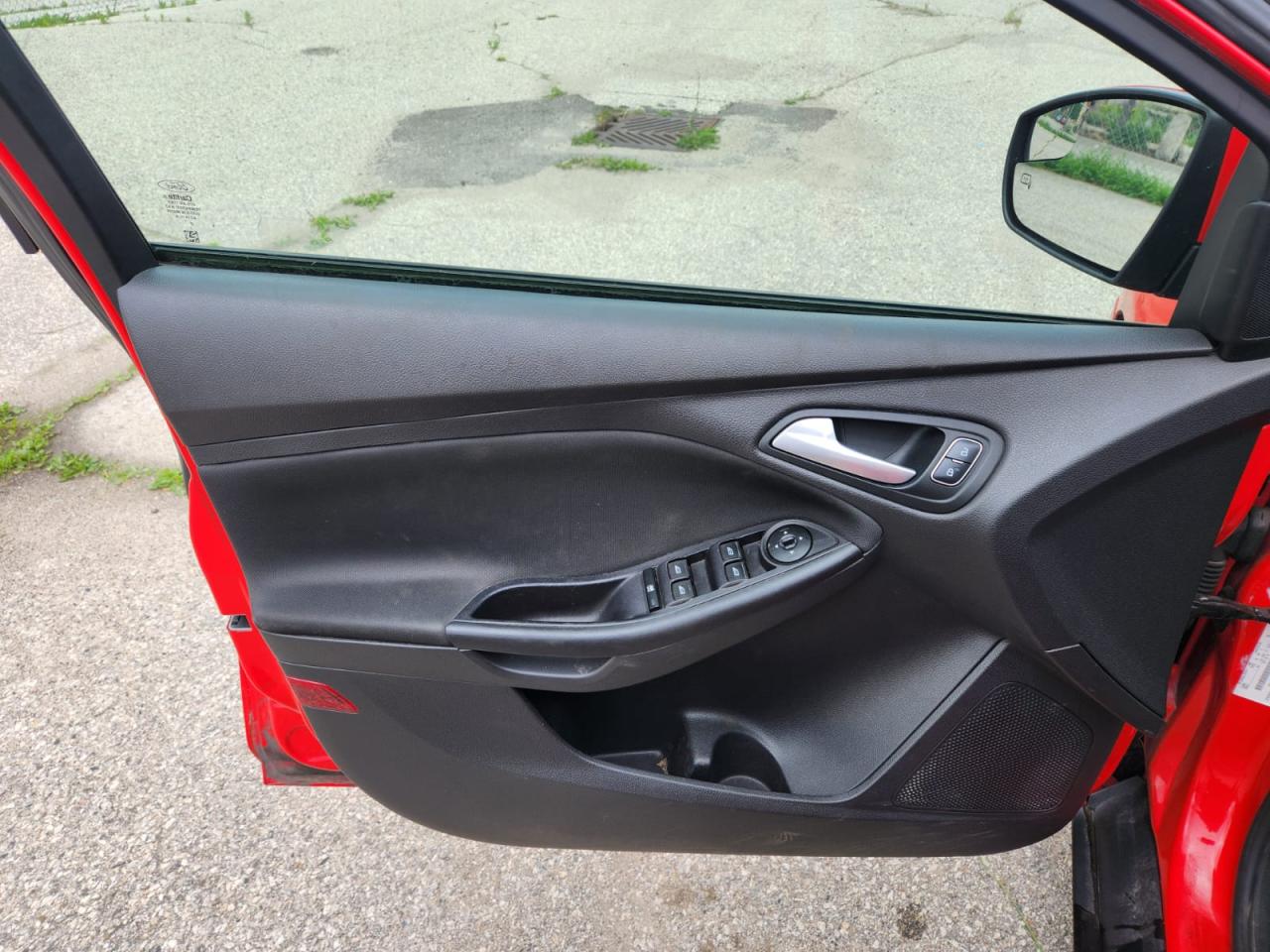 2015 Ford Focus 5DR HB SE - Photo #11