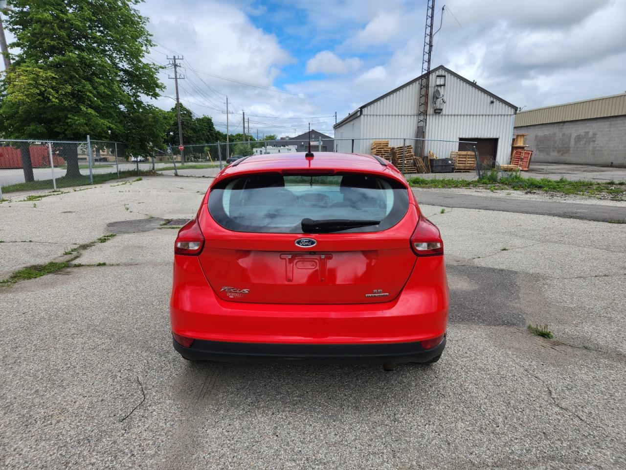 2015 Ford Focus 5DR HB SE - Photo #6