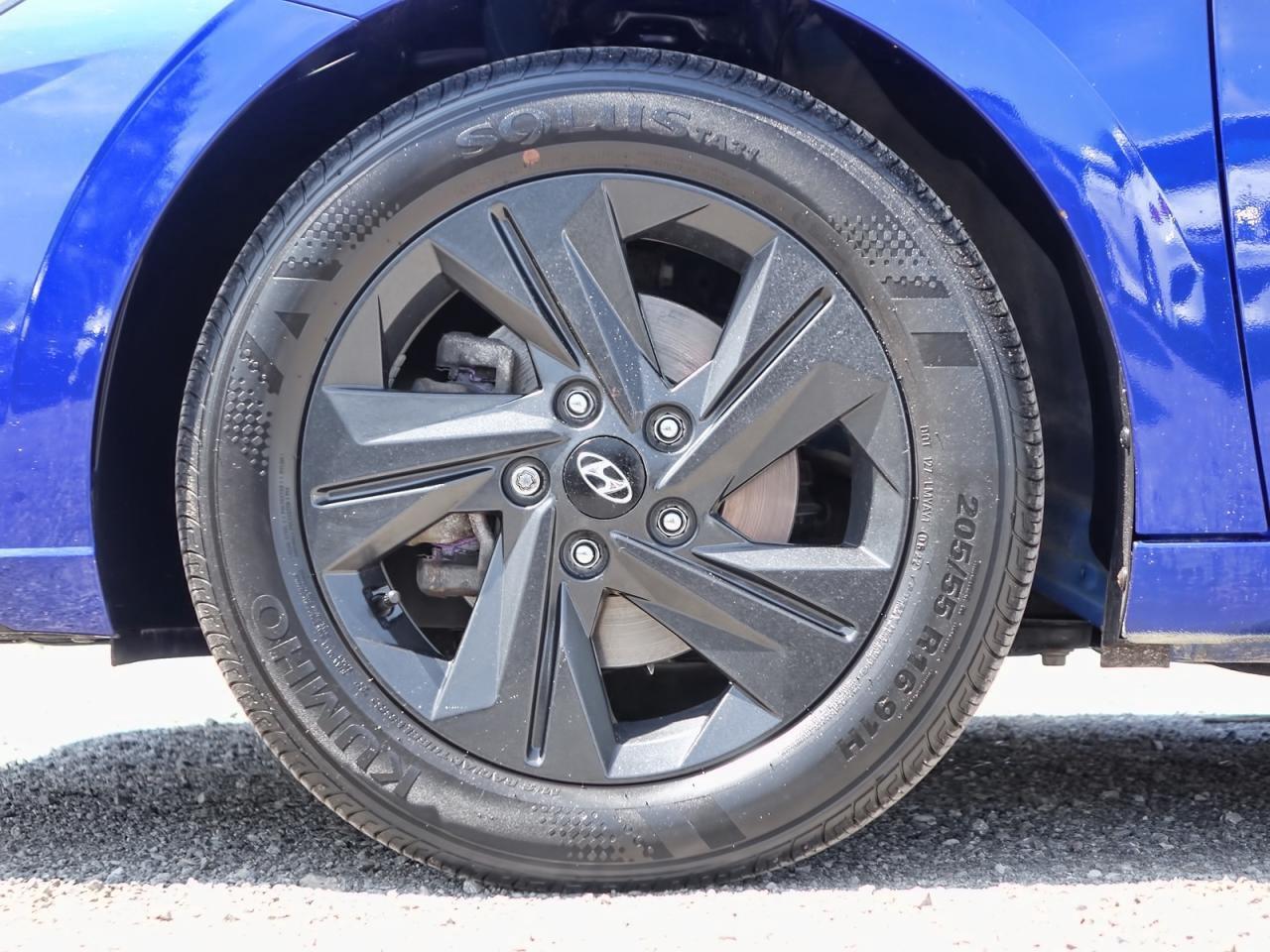 2022 Hyundai Elantra Preferred IVT Photo