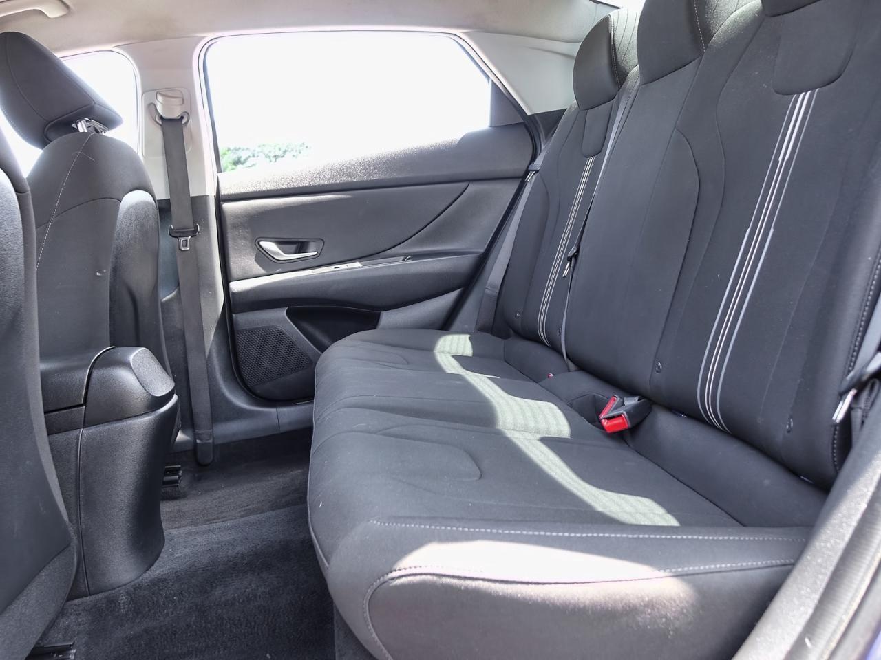 2022 Hyundai Elantra Preferred IVT Photo