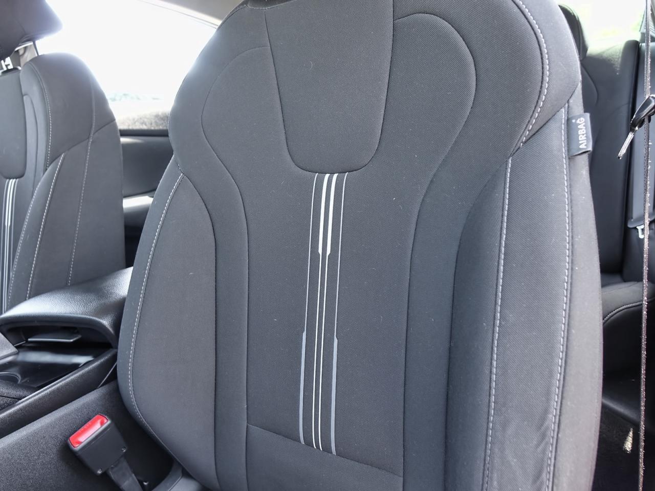 2022 Hyundai Elantra Preferred IVT Photo