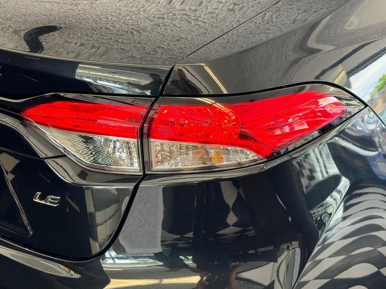 2020 Toyota Corolla LE+Roof+Wireless Charger+New Tires+CLEAN CARFAX - Photo #64