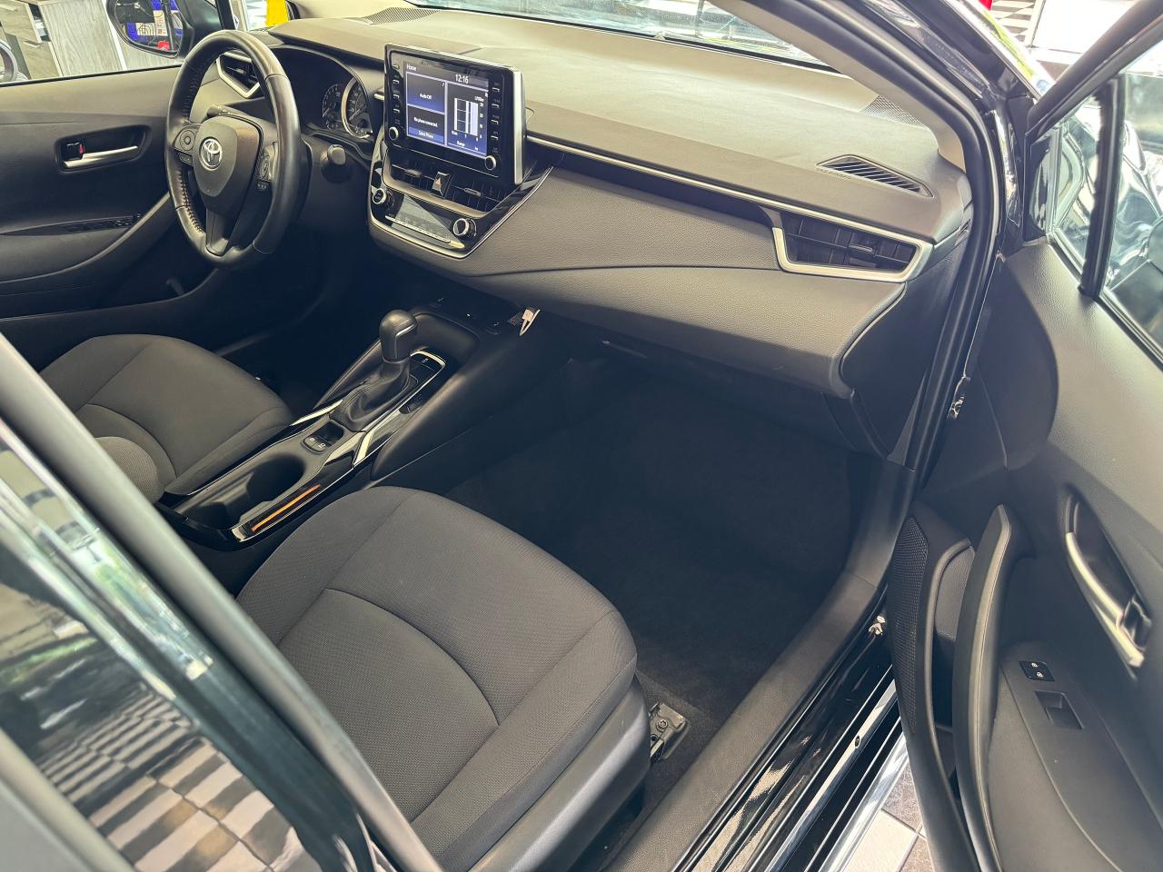 2020 Toyota Corolla LE+Roof+Wireless Charger+New Tires+CLEAN CARFAX - Photo #22