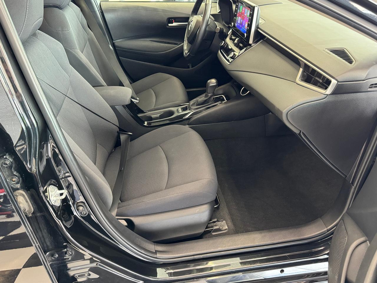 2020 Toyota Corolla LE+Roof+Wireless Charger+New Tires+CLEAN CARFAX - Photo #23