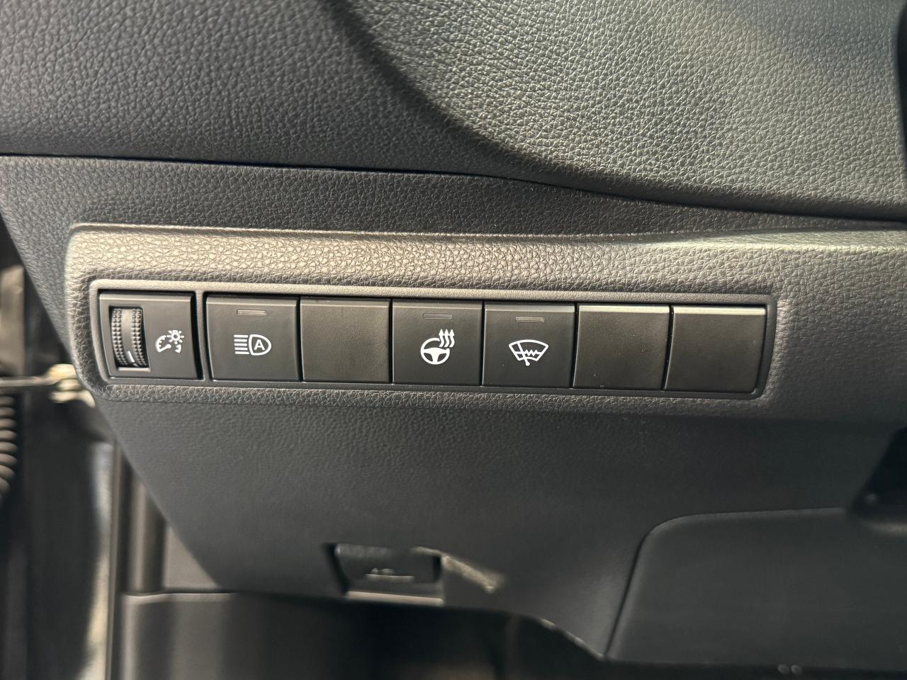 2020 Toyota Corolla LE+Roof+Wireless Charger+New Tires+CLEAN CARFAX - Photo #45