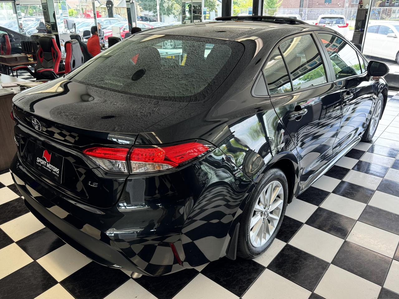 2020 Toyota Corolla LE+Roof+Wireless Charger+New Tires+CLEAN CARFAX - Photo #6