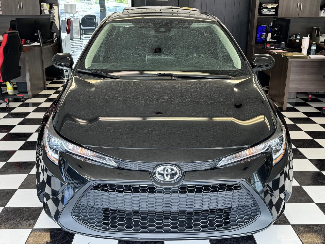 2020 Toyota Corolla LE+Roof+Wireless Charger+New Tires+CLEAN CARFAX - Photo #8