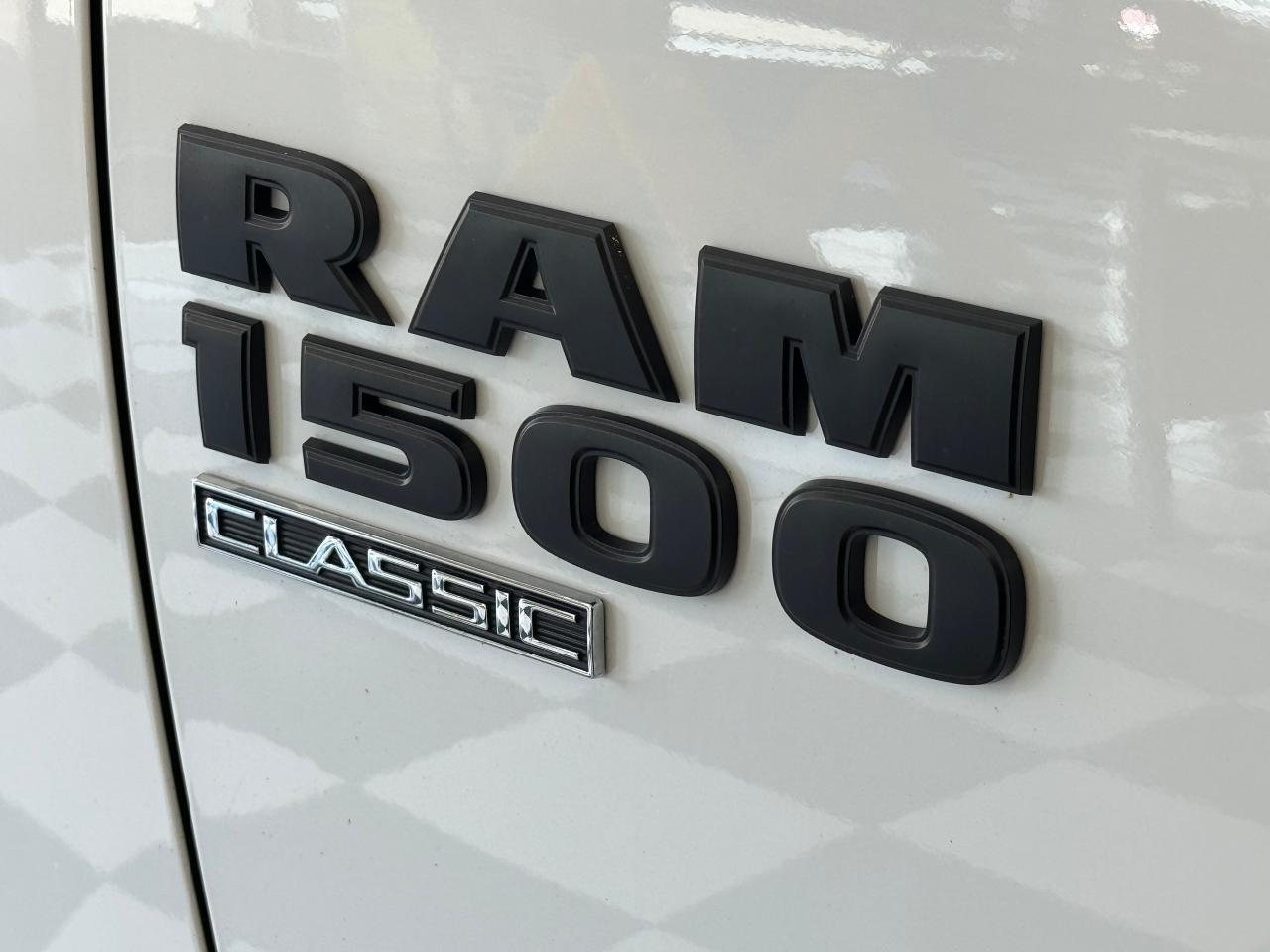2019 RAM 1500 Classic Express 4x4 Quad 6'4 V6+New Tires+Brakes+ApplePlay - Photo #53