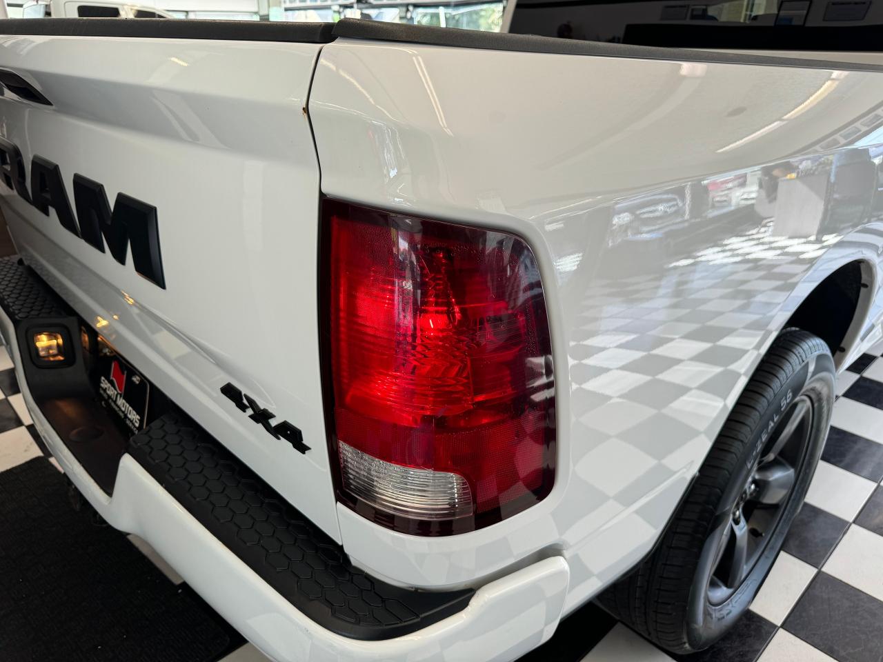 2019 RAM 1500 Classic Express 4x4 Quad 6'4 V6+New Tires+Brakes+ApplePlay - Photo #56