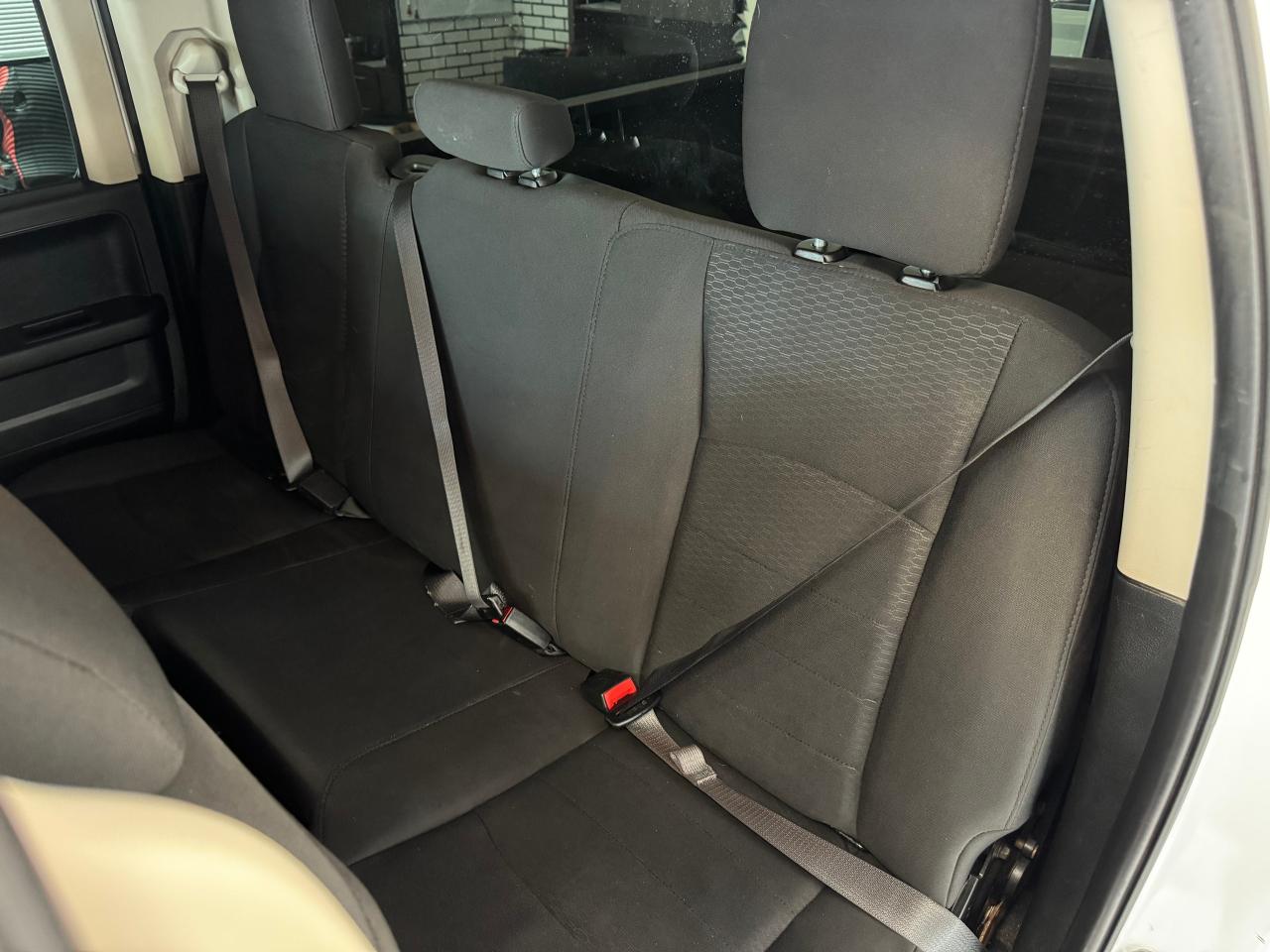 2019 RAM 1500 Classic Express 4x4 Quad 6'4 V6+New Tires+Brakes+ApplePlay - Photo #23