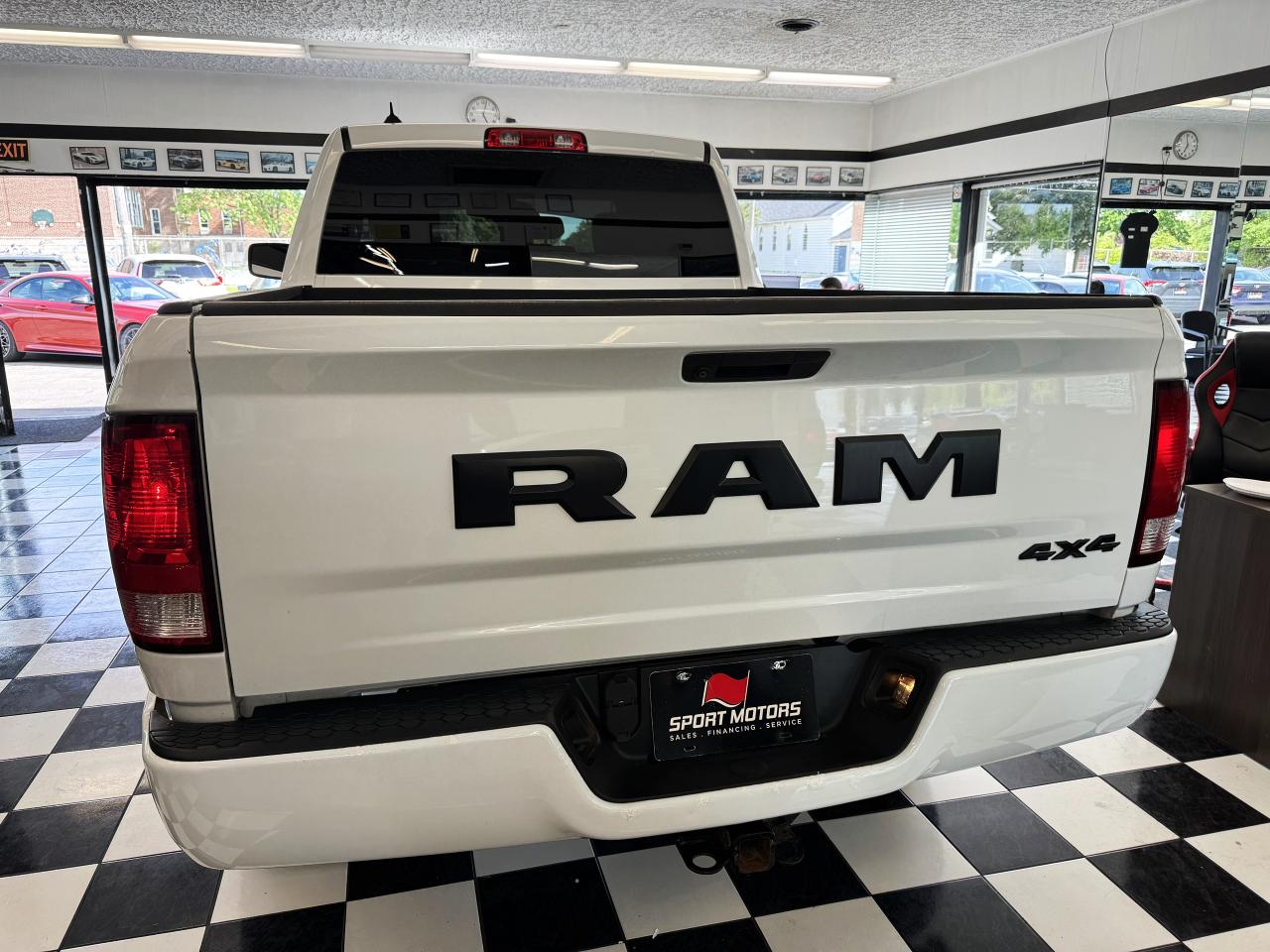 2019 RAM 1500 Classic Express 4x4 Quad 6'4 V6+New Tires+Brakes+ApplePlay - Photo #3
