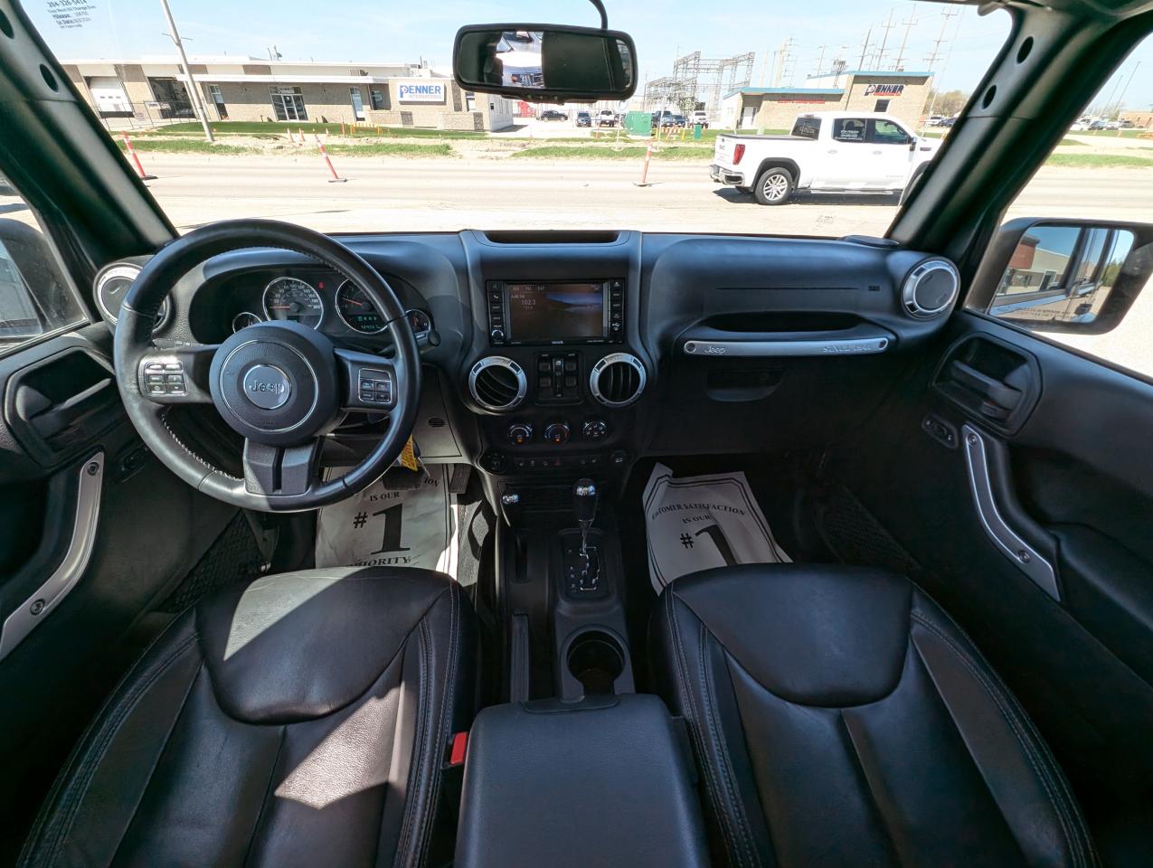 2018 Jeep Wrangler Sahara | No Accidents | Command Start | Leather - Photo #8