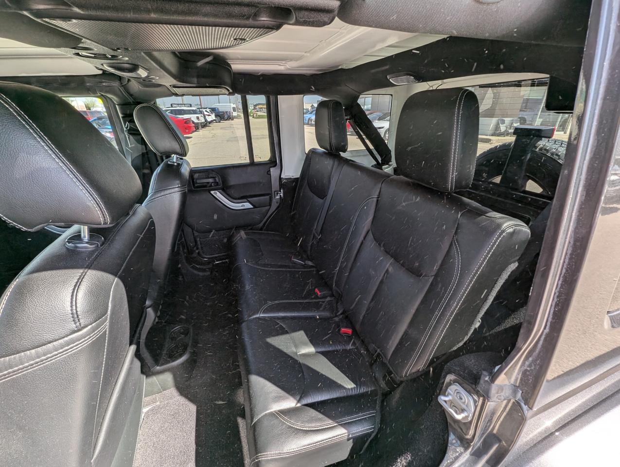 2018 Jeep Wrangler Sahara | No Accidents | Command Start | Leather - Photo #7