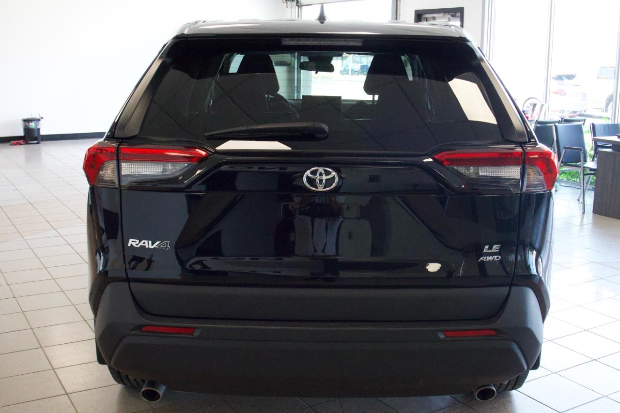 2022 Toyota RAV4 LE - Photo #5