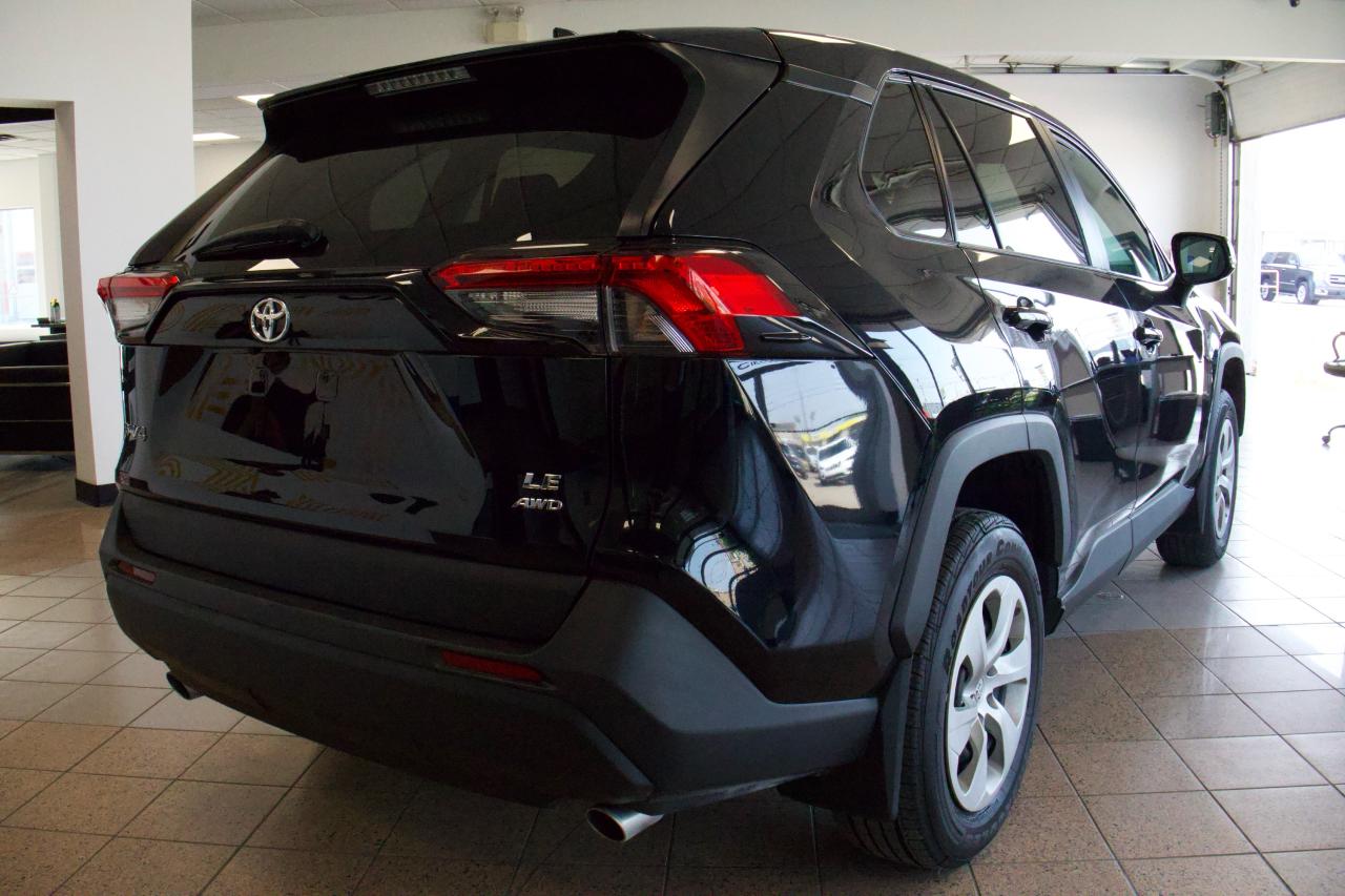 2022 Toyota RAV4 LE - Photo #4