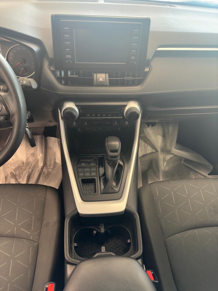 2022 Toyota RAV4 LE - Photo #10