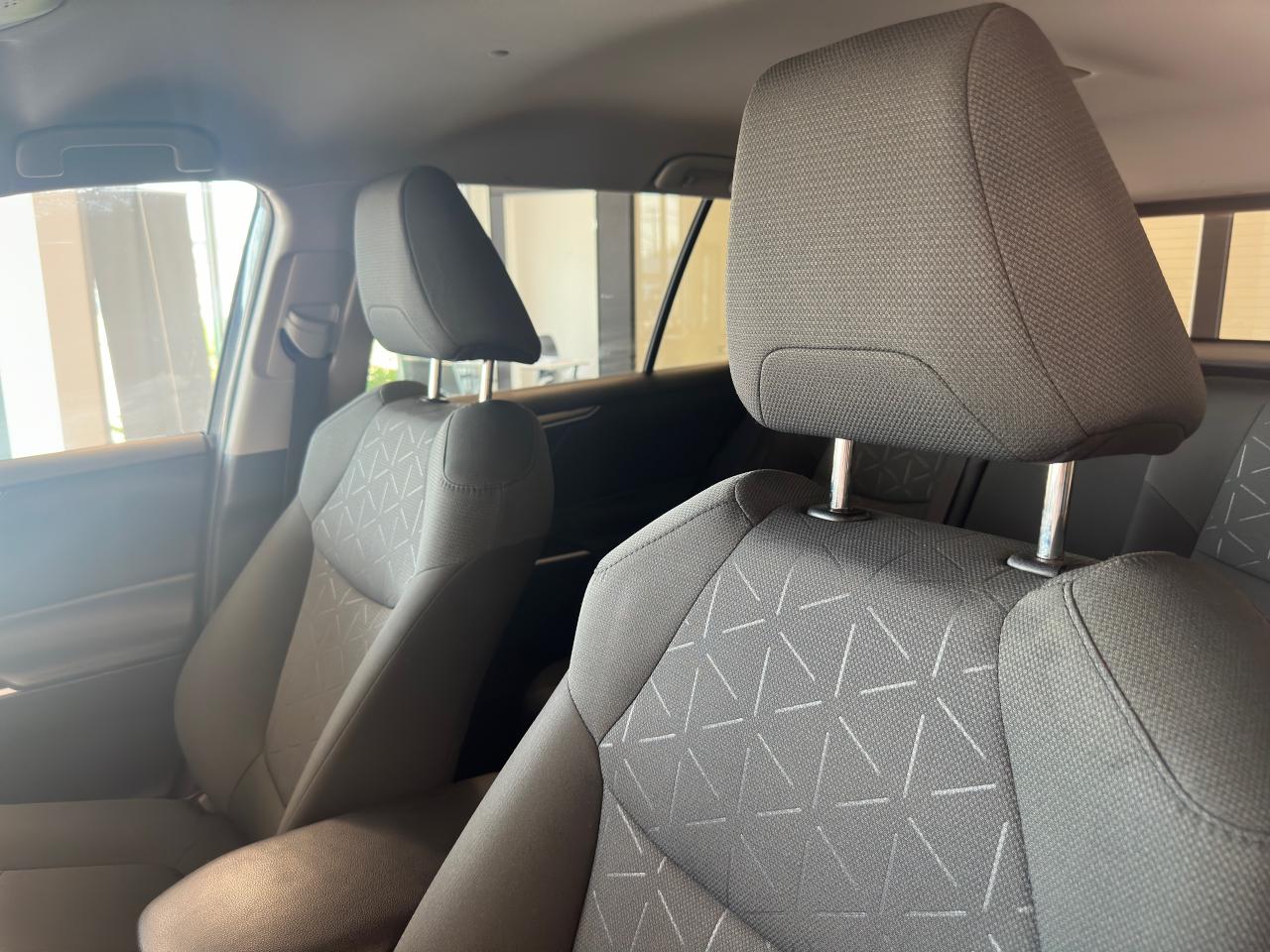 2022 Toyota RAV4 LE - Photo #11
