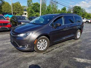 Used 2017 Chrysler Pacifica Touring-L for sale in Madoc, ON