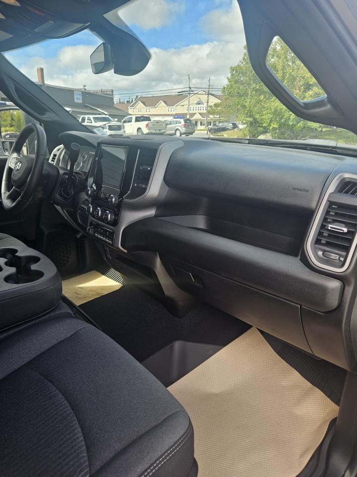 2024 RAM 2500 Tradesman 4x4 Crew Cab 6'4" Box Photo32