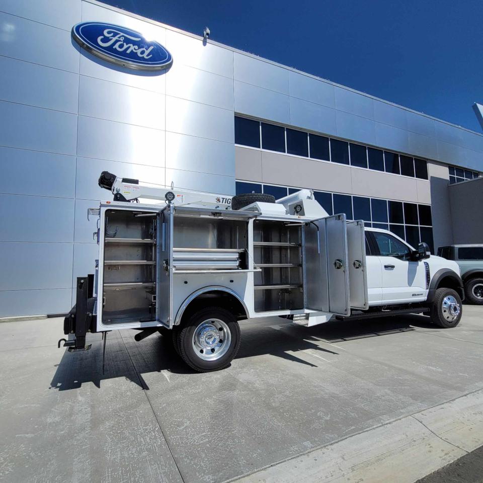 2023 Ford Chassis Cab F-550 XLT Photo5